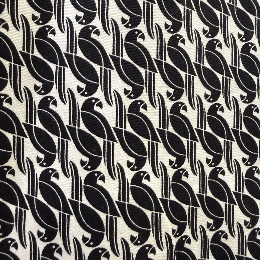 Talbots Black & White Bird Capris Size 10 Petite - Picture 5 of 13